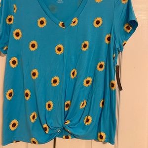 New with tags sunflower tee xxl